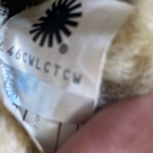 Ugg Women’s Naiyah Lace-Back Genuine Shearling Suede boots Chestnut Size 10 - Picture 9 of 11